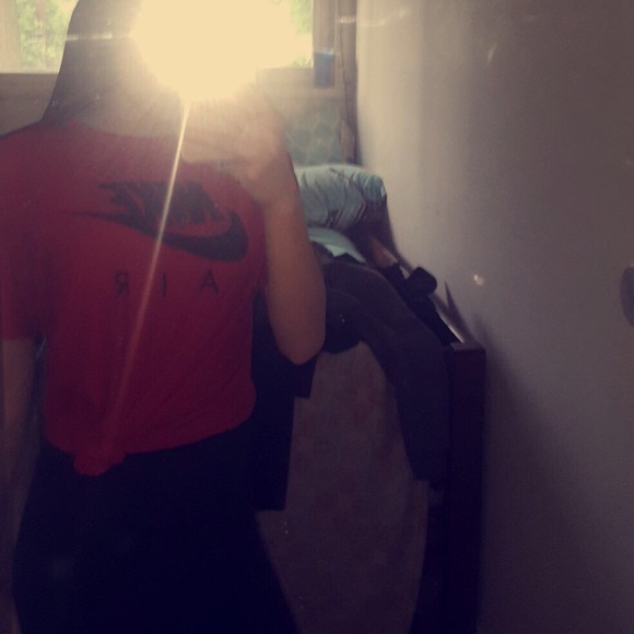 Meet your Posher, Krystal - Picture 2 of 4